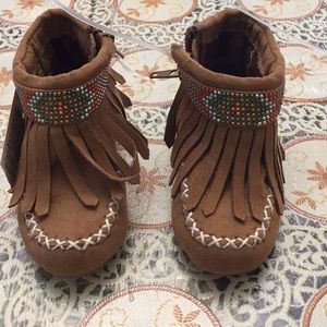 Stuart Weitzman SZ 5 Fringe Moccasins, NWT,$69,Tan